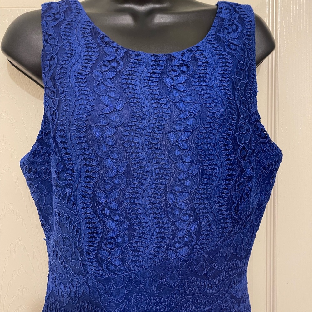 Knee length lace dress